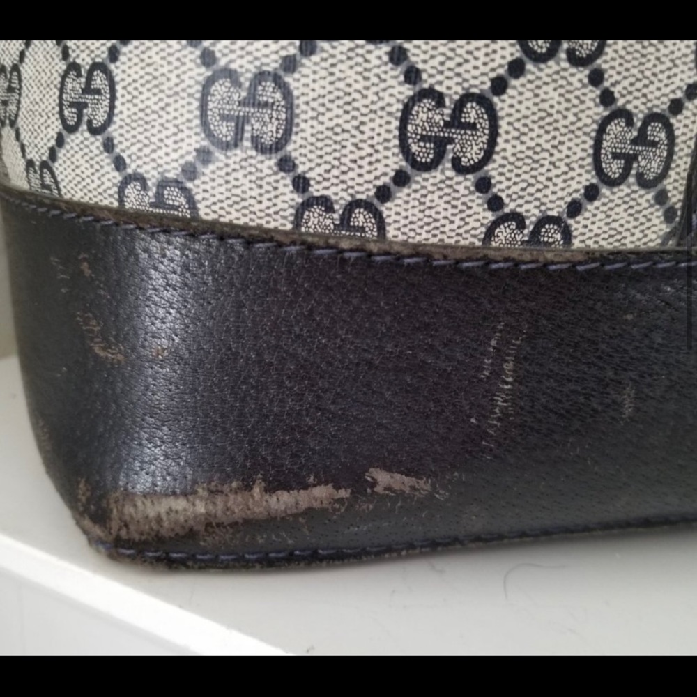 Gucci Hobo Bag in Black and Cream with Red Accents - Picture 4 of 11